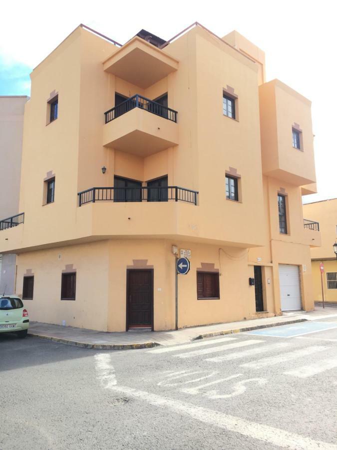 Calle Eusebio Carballo Estevez Corralejo Bagian luar foto
